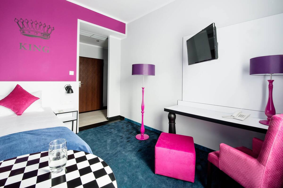Standard Room, 1 Single Bed | Minibar, in-room safe, desk, free cots/infant beds