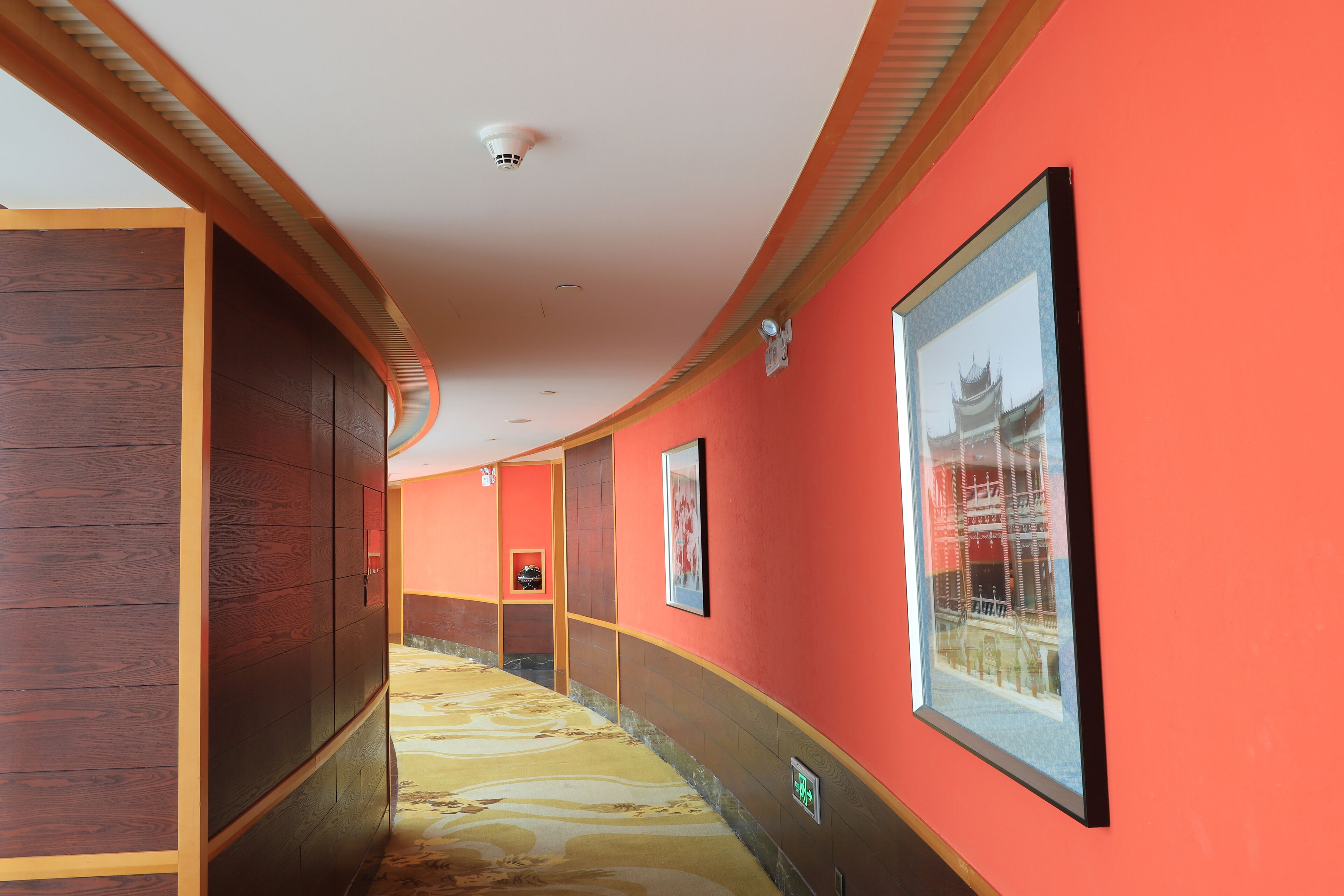 premium bedding, down duvets, in-room safe, individually decorated