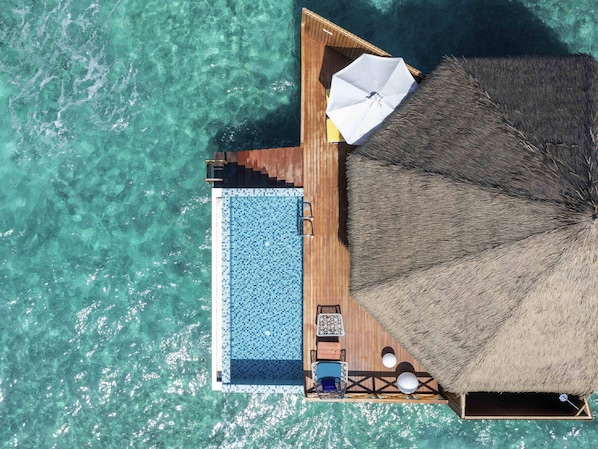 Villa, piscine privée, sur l'eau (Sunset)
