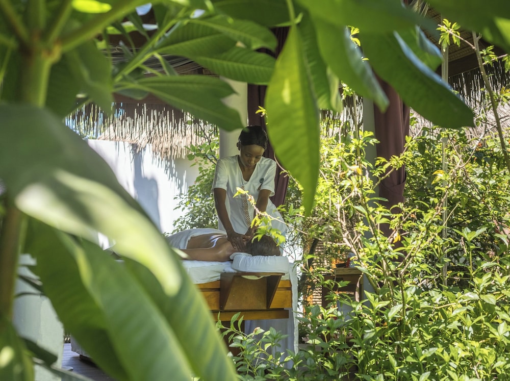 Mercure Maldives Kooddoo Resort by null