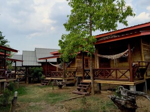 Exterior - Family Huts (Pai)