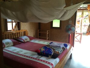 Rollaway beds, free WiFi - Family Huts (Pai)