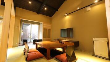 Japanese Villa | In-room dining