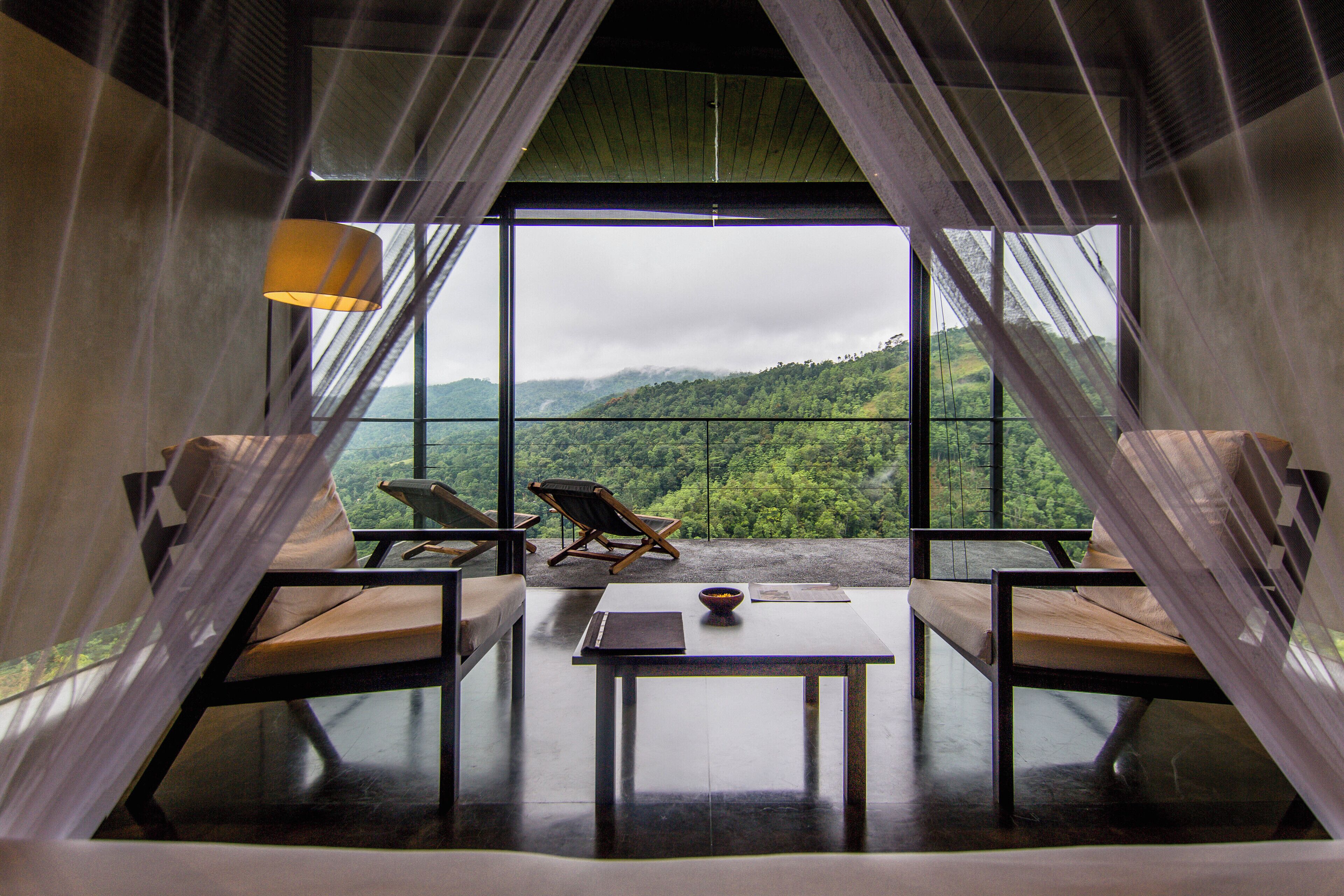 Habitació de luxe, vistes a la muntanya | Caixa forta a l'habitació, mobiliari individual i escriptori 