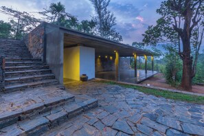 Yoga - Santani Wellness Kandy (Medadumbara)