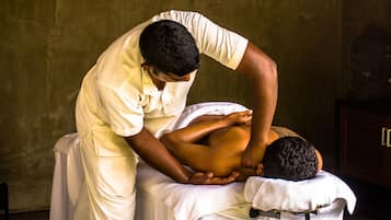Couples treatment room(s), sauna, hot tub, steam room