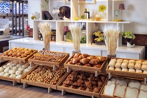 Breakfast buffet - Noboribetsu Grand Hotel (Noboribetsu)