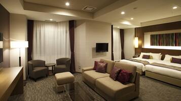 In-room safe, free WiFi, bed sheets