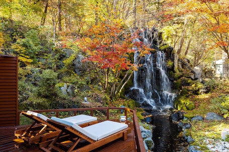 Hot springs. Noboribetsu Grand Hotel
