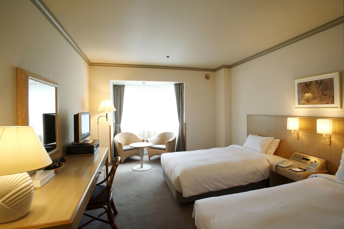 In-room safe, free WiFi, bed sheets