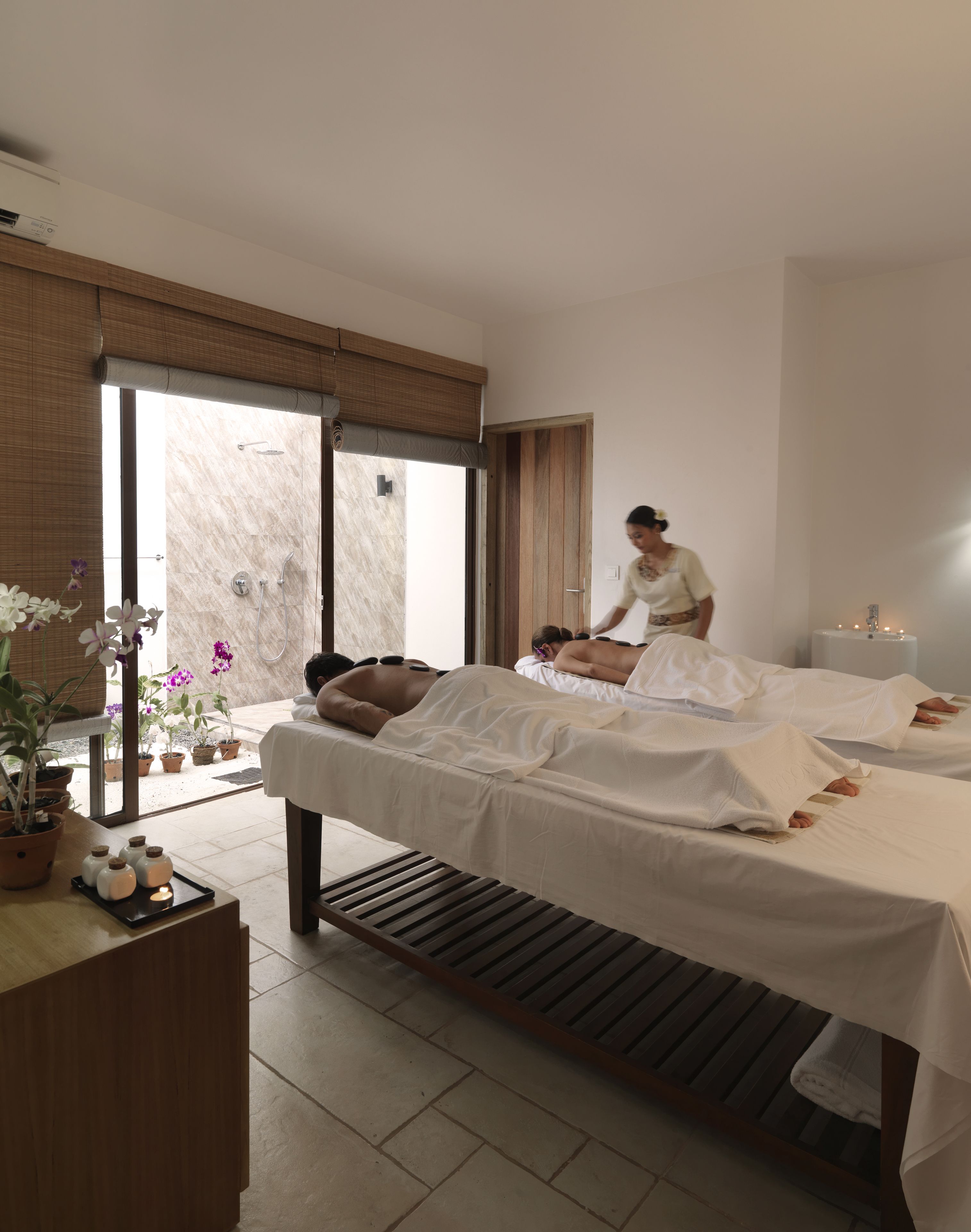 couples treatment room(s), body treatments, hot stone massages