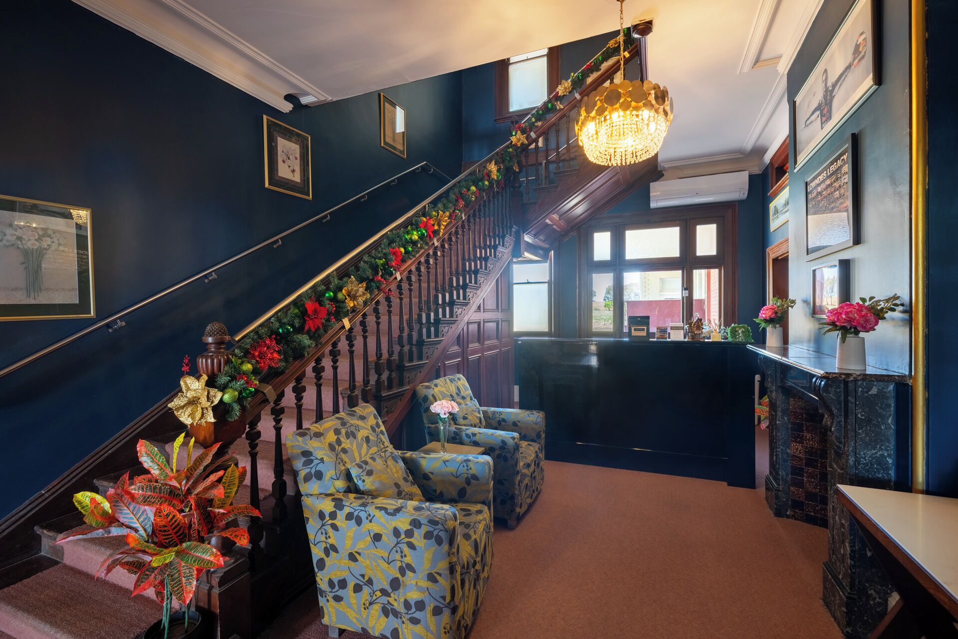 ฝ่ายต้อนรับ