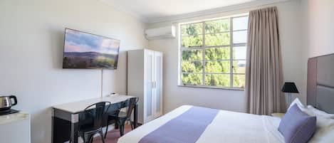 Standard Room, 1 King Bed | Egyptian cotton sheets, premium bedding, down comforters, pillowtop beds