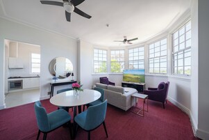 Deluxe Apartment, 6 Bedrooms, Kitchen, Mountain View | Egyptian cotton sheets, premium bedding, down comforters, pillowtop beds