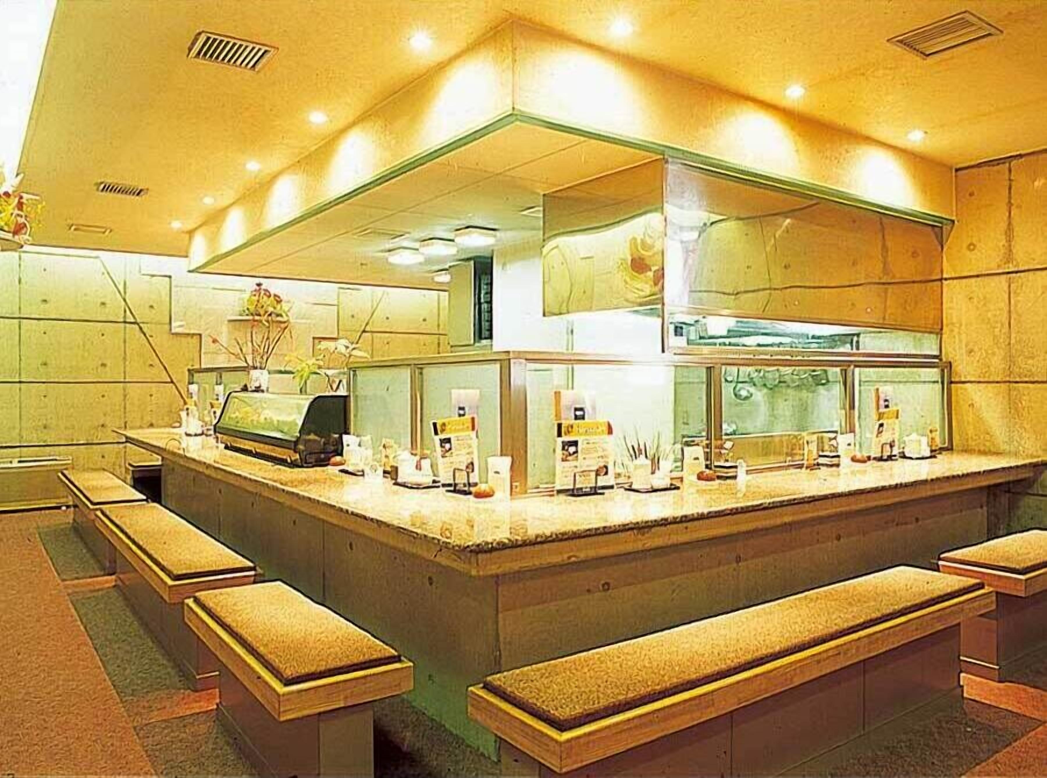 供应晚餐，日本菜