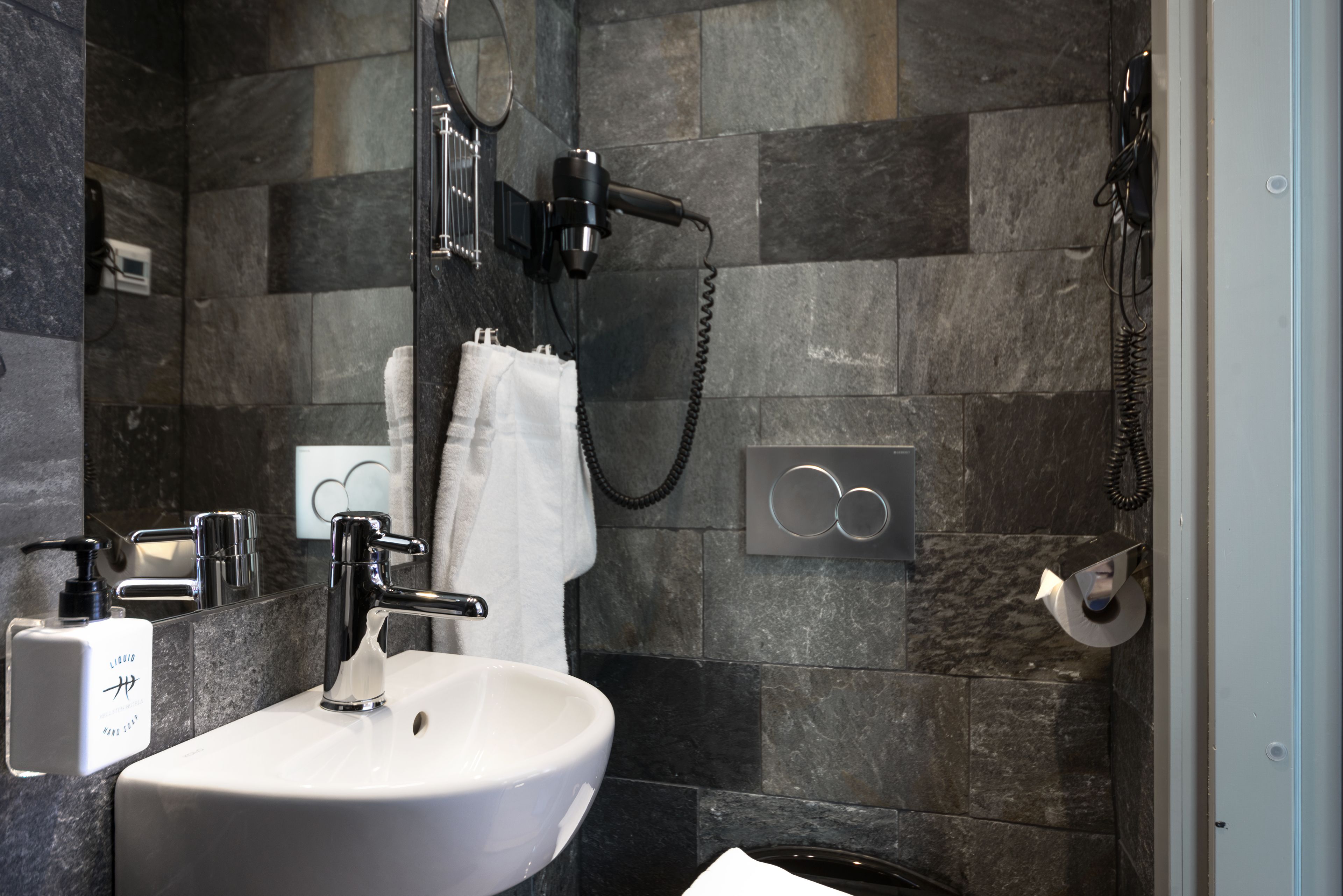 single room (small, 7 m2) | bathroom | shower, hair dryer, towels