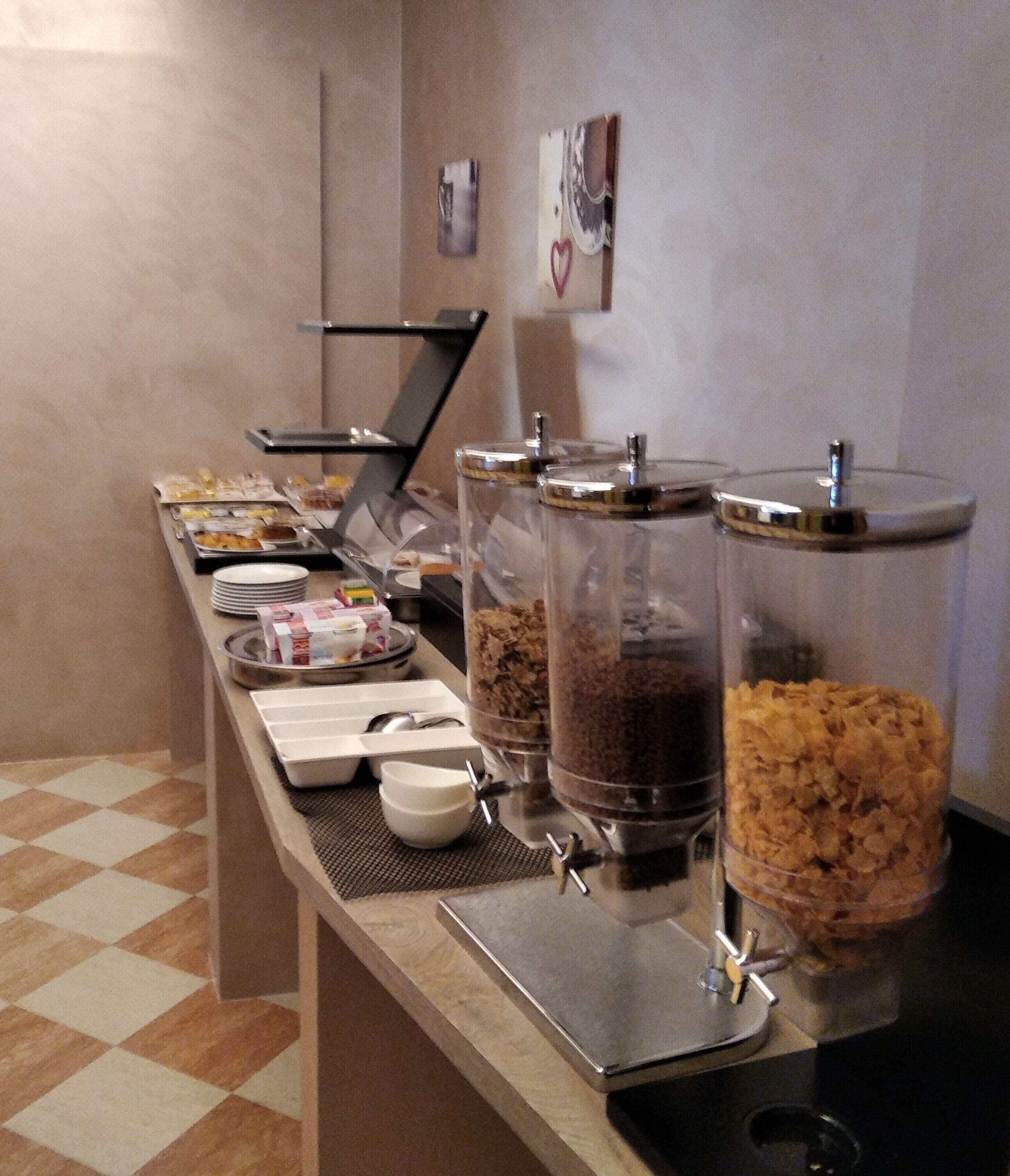 包含每日自助早餐