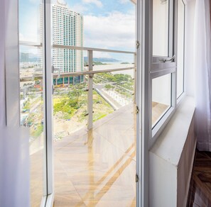 Deluxe Double Room, River View | Street view