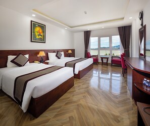 Quarto luxo, vista para o mar | Roupas de cama premium, frigobar, cofres nos quartos, escrivaninha