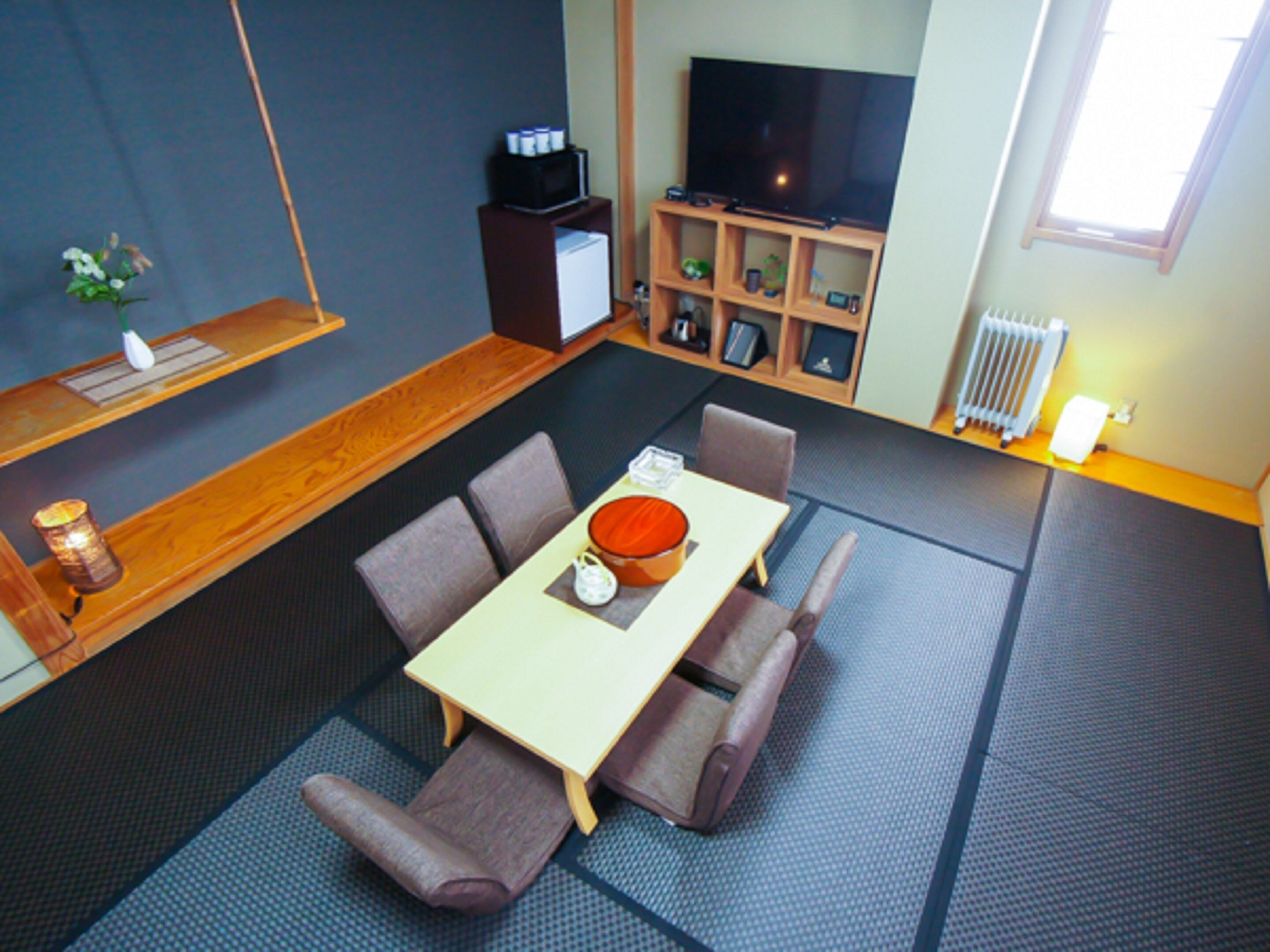和室 喫煙可 | 客室ごとに異なる装飾、デスク、アイロン / アイロン台、WiFi (無料)