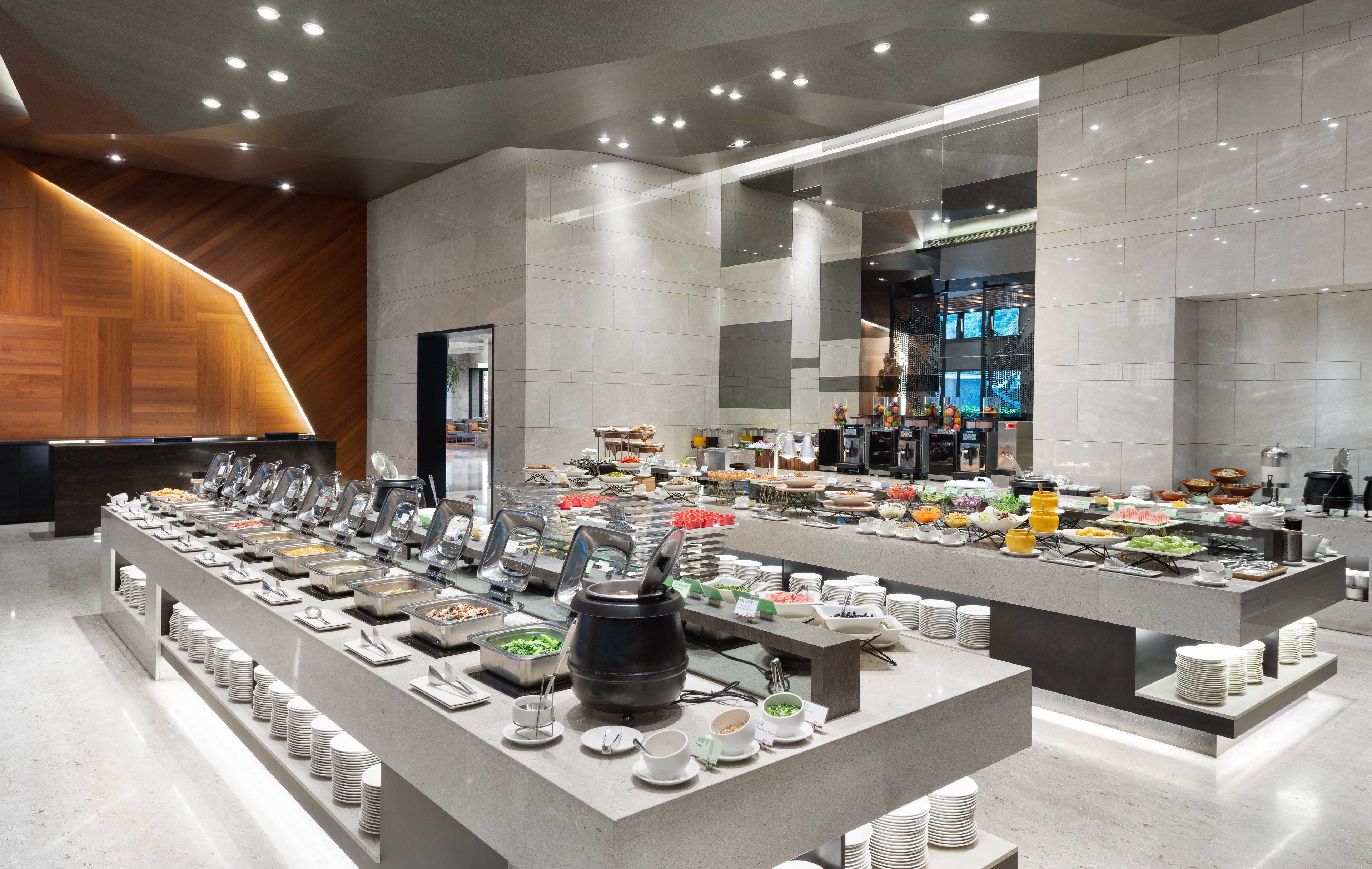 daily buffet breakfast (twd 726 per person)