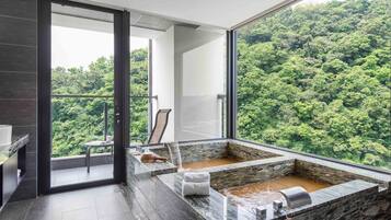 Luxury King Room with Mountain View | View from room
