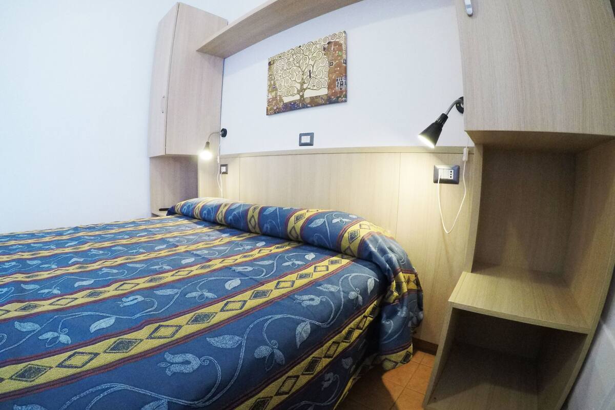 minibar, desk, free wifi, bed sheets