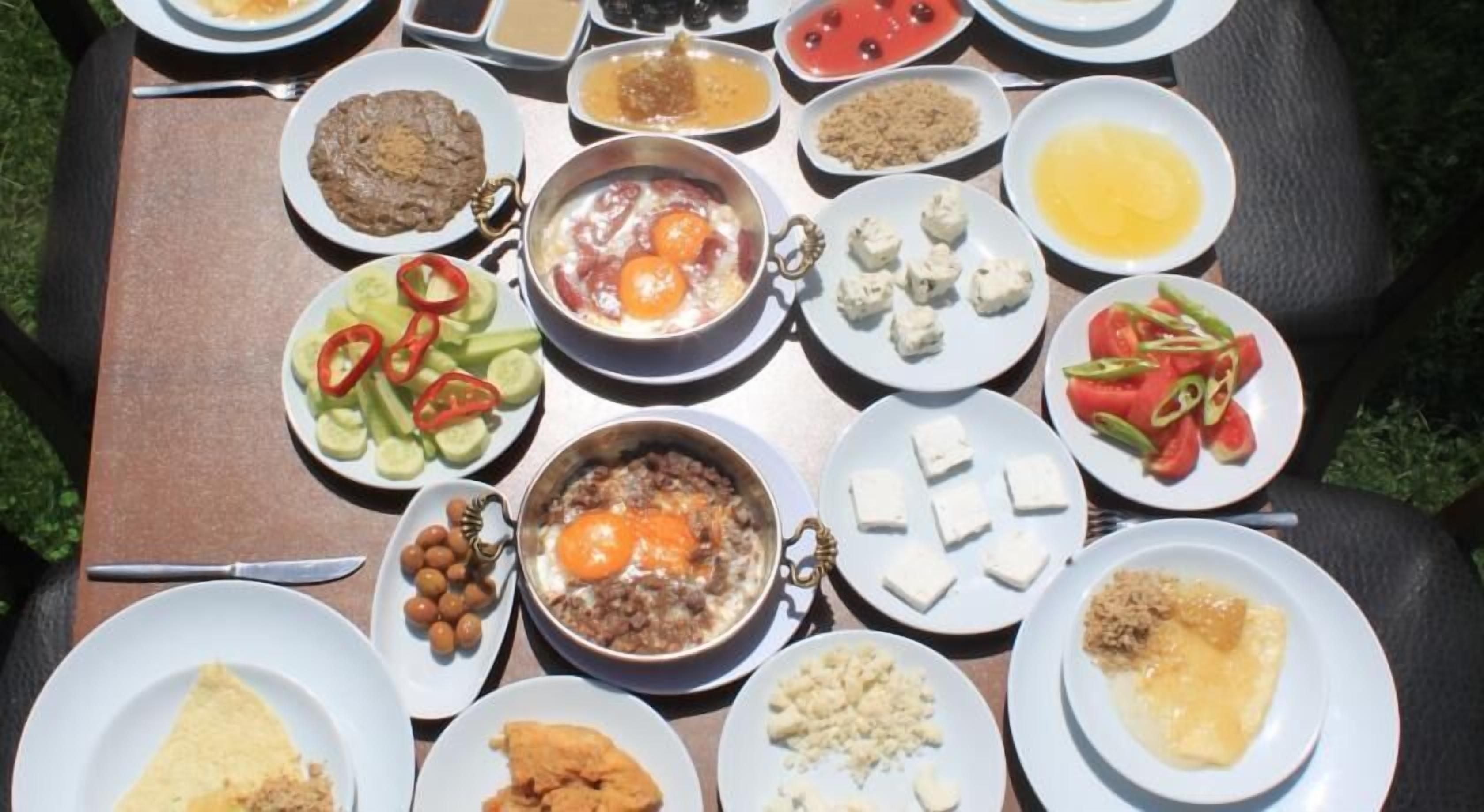 2 restaurants, dinner served, turkish cuisine