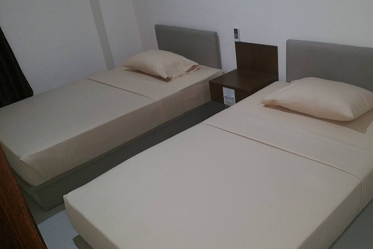 Superior-Zweibettzimmer | Schreibtisch, schallisolierte Zimmer, kostenloses WLAN, Bettwäsche