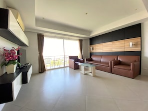 32-inch LCD TV with cable channels, TV - I Am Residence (Patong)