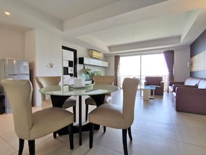 32-inch LCD TV with cable channels, TV - I Am Residence (Patong)