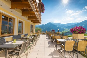 Terrace/patio - Alpenklang Hotel & Berggasthaus (Grossarl)
