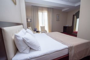 Premium bedding, in-room safe, desk, blackout curtains