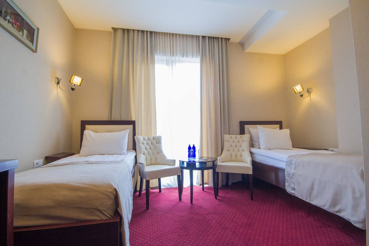 Standard Twin Room | Premium bedding, minibar, in-room safe, desk