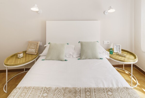 Apartment, 2 Bedrooms | Blackout drapes, iron/ironing board, free cribs/infant beds, free WiFi - La Premsa (Arenys de Mar)