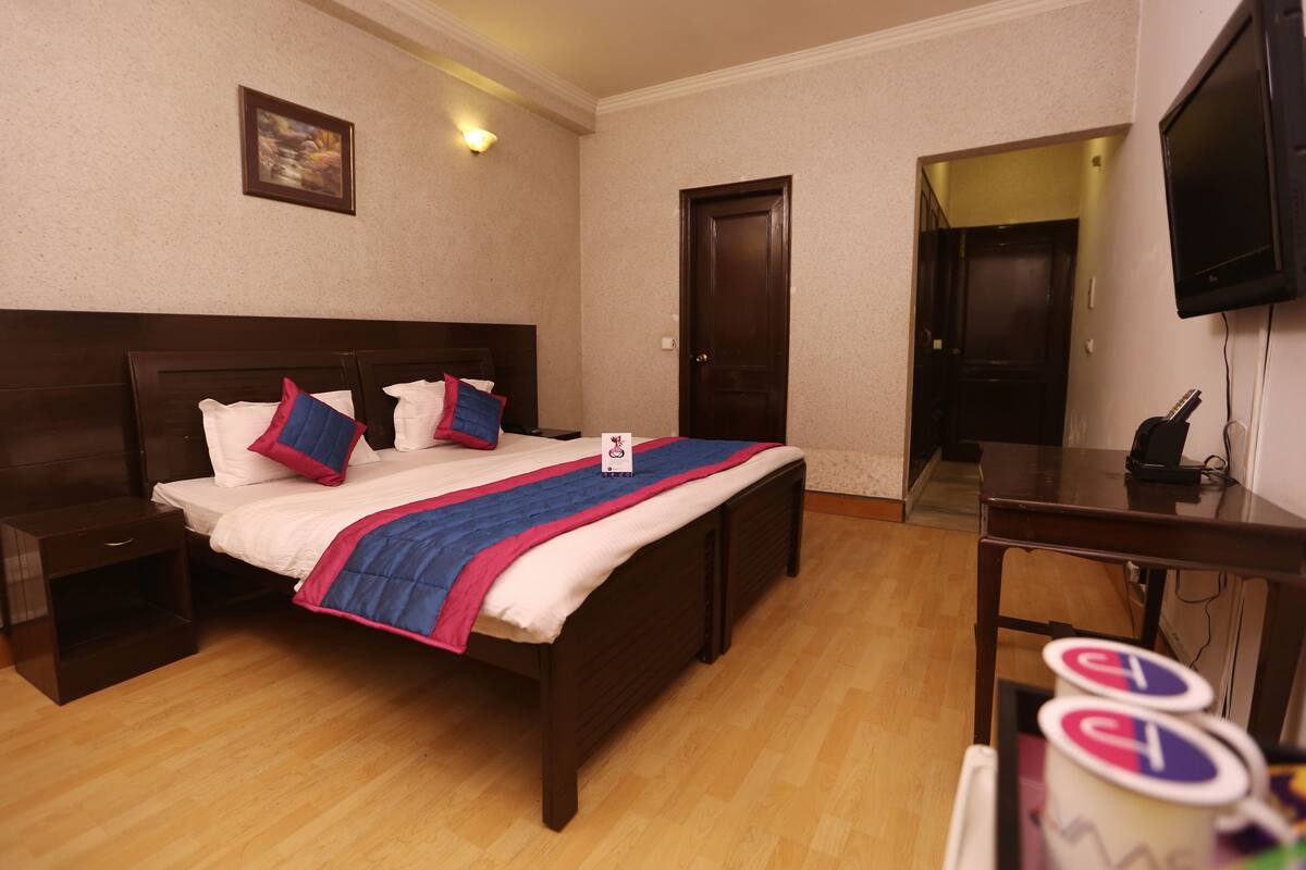 Phòng đôi Deluxe, 1 giường đôi | Bộ đồ giường cao cấp, két bảo mật tại phòng, bàn