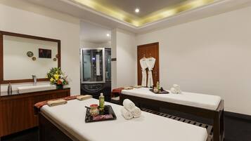 Espace de soins pour les couples, sauna, bain à remous, hammam