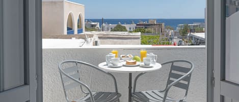 Comfort Room, 1 Bedroom | Balcony view