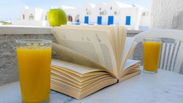 Standard-Doppelzimmer, Balkon | Allergikerbettwaren, individuell eingerichtet, Schreibtisch