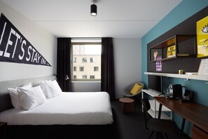 Premium bedding, desk, soundproofing, free cribs/infant beds - The Social Hub Groningen (Groningen)