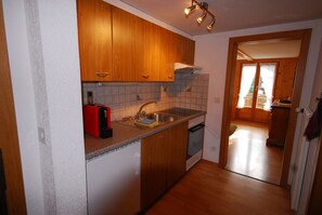 Apartment, 3 Schlafzimmer, Balkon | Kaffee und/oder Kaffeemaschine