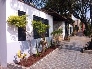 Front of property - Petit Hotel Caraguata (Puerto Iguazú)