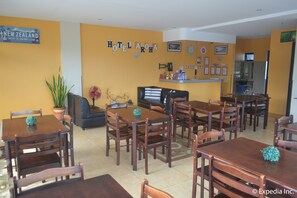 Se sirven desayunos, comidas, cenas y cocina filipina 