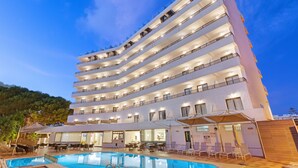 Unclassified image, 2 of 54, button - Hotel Príncipe Wellness & Spa (Palma de Mallorca)