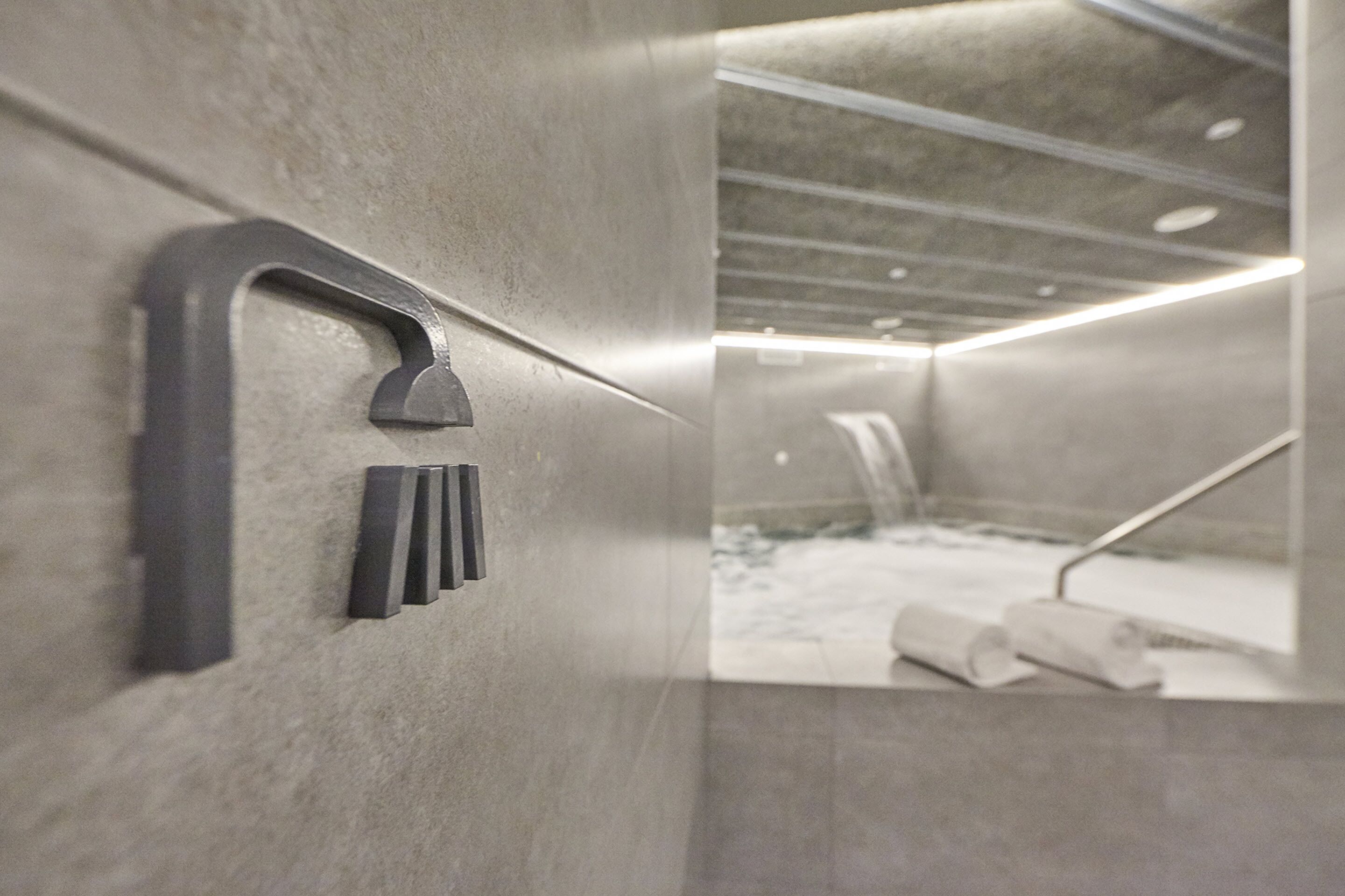 couples treatment room(s), sports massages, massages