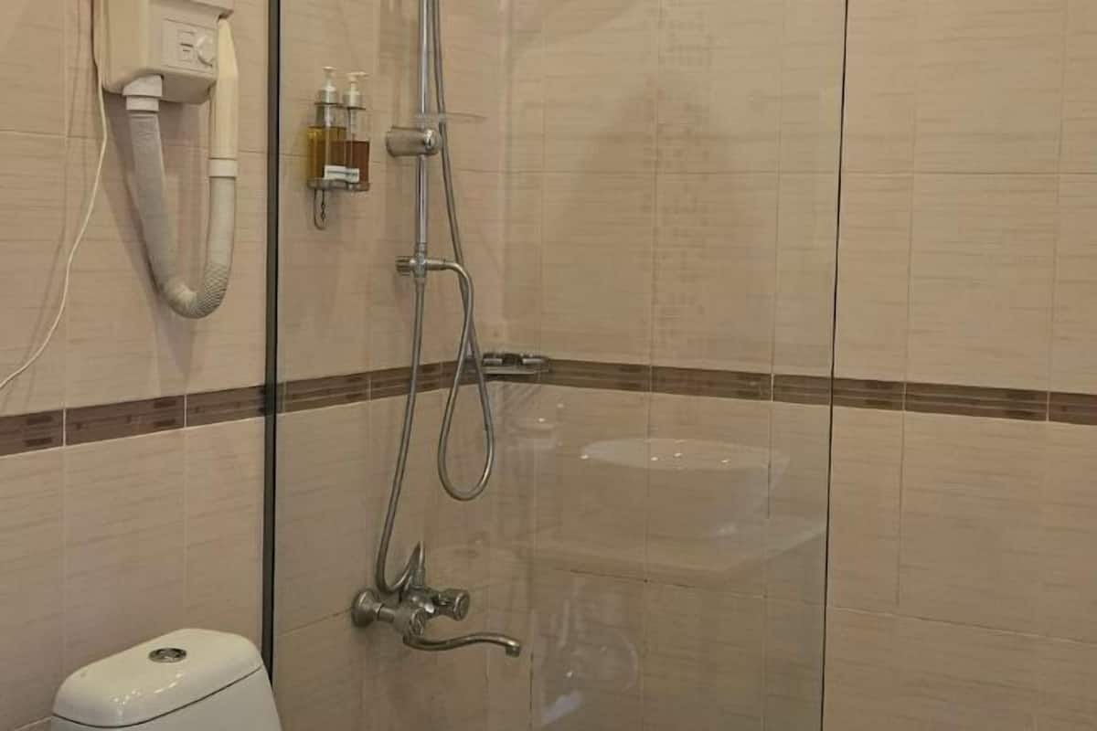 Kylpyhuone | Ilmaiset hygieniatuotteet, hiustenkuivaaja