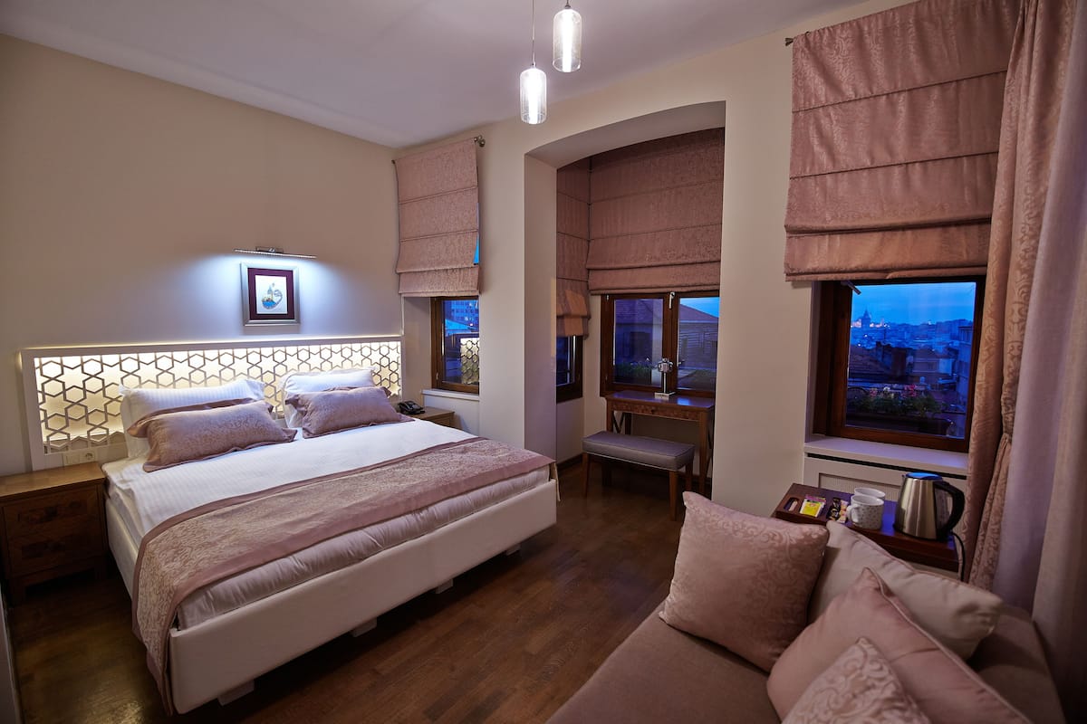 In-room safe, desk, iron/ironing board, free WiFi