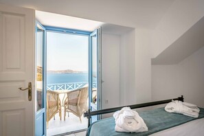 Toetasjesleilighet, 1 soverom, massasjebadekar, sjøutsikt (Golden) | Minibar, safe på rommet, skrivebord og strykejern/-brett