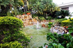 Fountain - Hotel Boutique Villa Casuarinas (Cali)