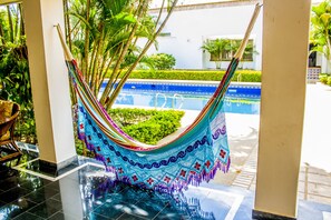 Outdoor pool - Hotel Boutique Villa Casuarinas (Cali)